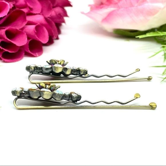 VINTAGE⚜️CHIC Crystal Flower Hair Pins - Set Of 2 - Picture 5 of 7